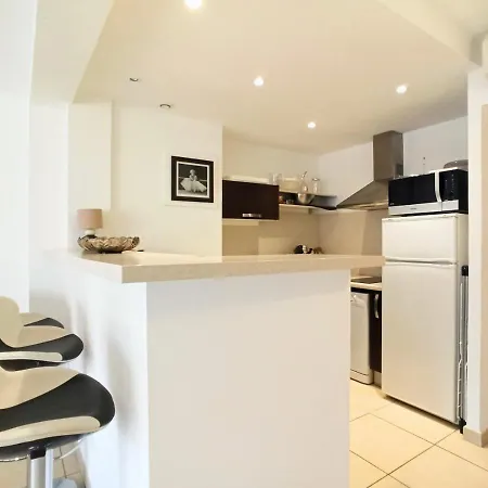 Daire Viva Riviera 2 Bedrooms 2 Bathrooms Rue Florian *